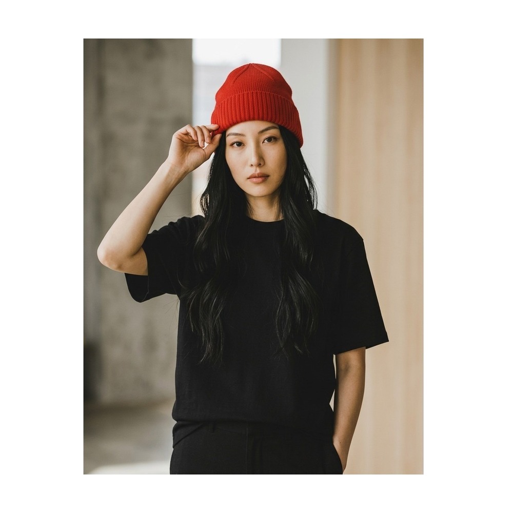 Aritzia Crowned Beanie Red 100% Cashmere Rib Cuff Knit Hat One Size Unisex